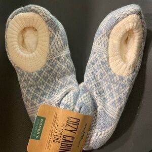 New With Tags Womens Non Slip Slippers